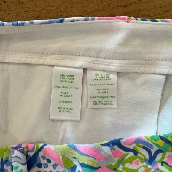 Lilly Pulitzer knit Callahan shorts in Squeeze the Day. Size 12 - Picture 4 of 7